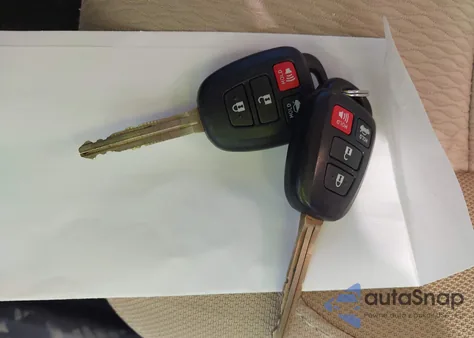 2017 Toyota Corolla Le из США, поврежденный, VIN 2T1BURHE4HC840639